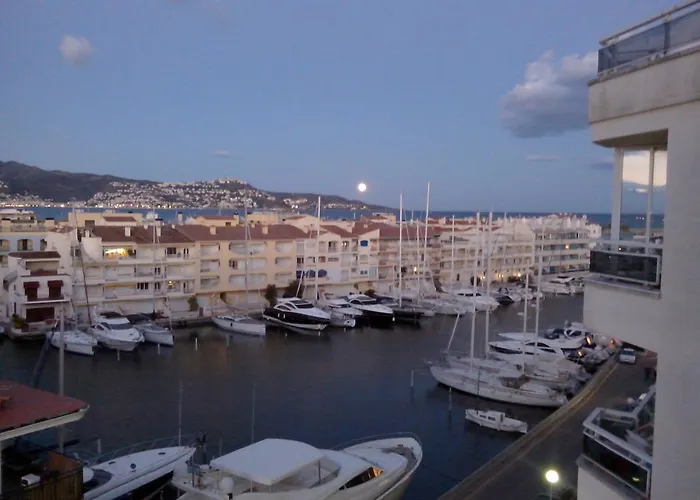 Club Nautic 3